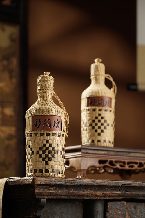 白酒場景圖拍攝 彩陶坊藤編系列產品